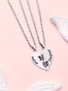 Mother Daughter Heart Pendant Necklace Set in Silver plated